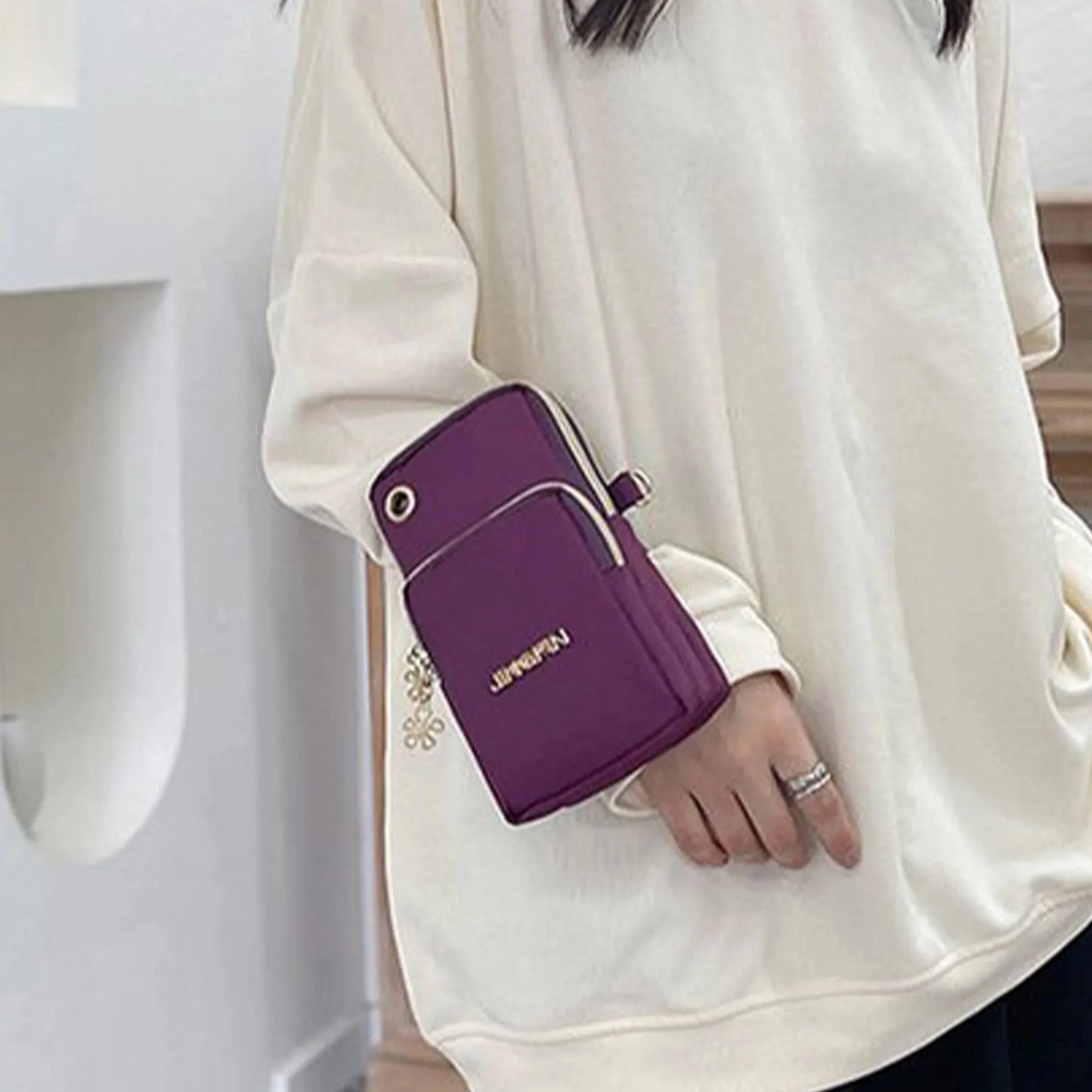 Crossbody Phone Pouch – Hands-Free Mini Bag for Running, Travel & Daily Use